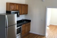 Building Photo - 606 N Roan St