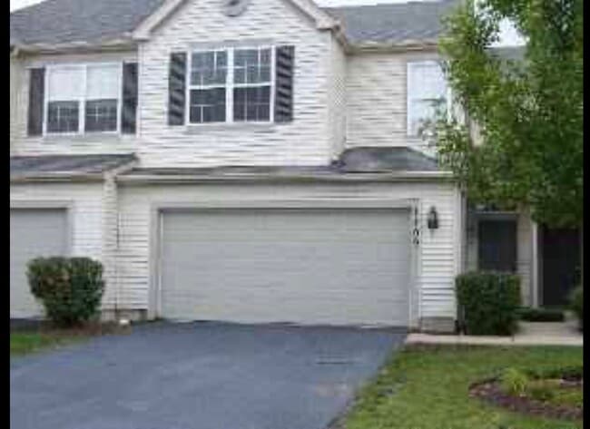 Building Photo - 1109 Clover Dr