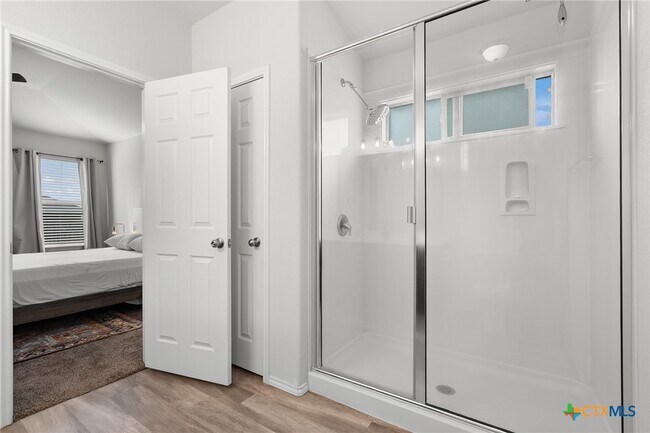 Building Photo - 9308 Everly Dr