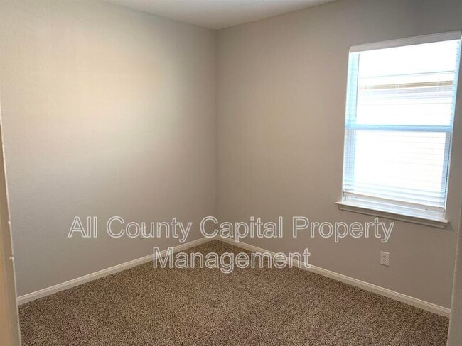 Building Photo - 112 Declaration Ln