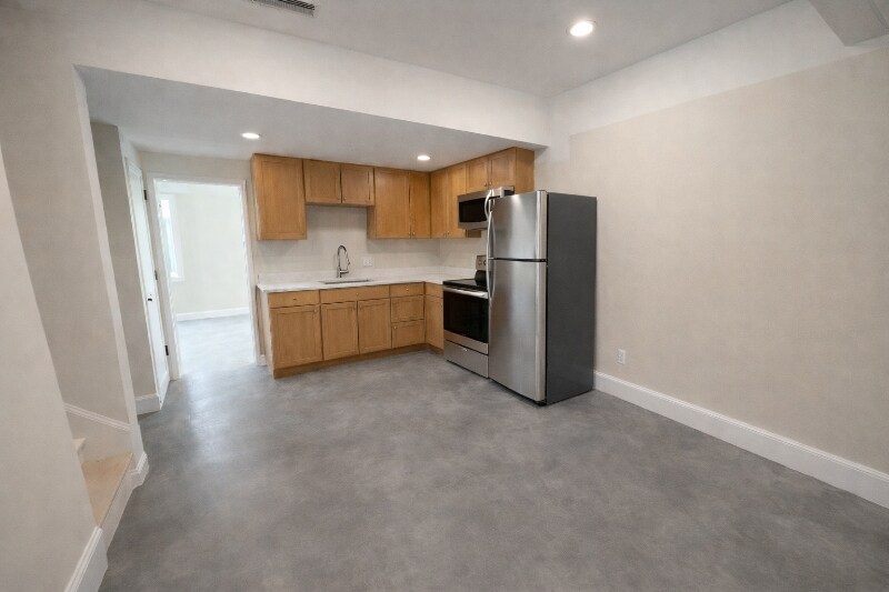 Building Photo - 300 N Independence St