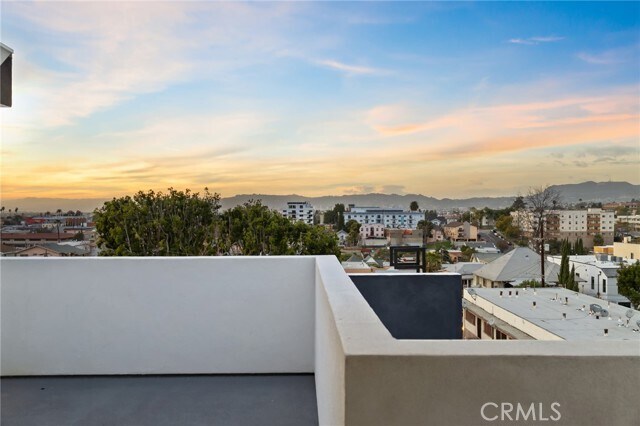 Building Photo - 233 N Burlington Ave