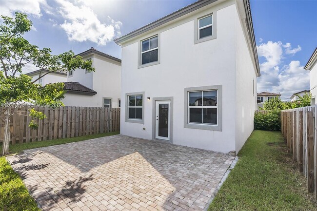Building Photo - 2408 NW 131st Cir
