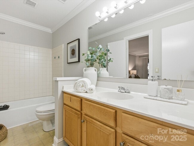 Building Photo - 7925 Charter Oak Ln