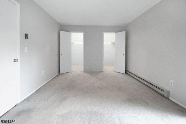 Building Photo - 70 Meadowview Dr