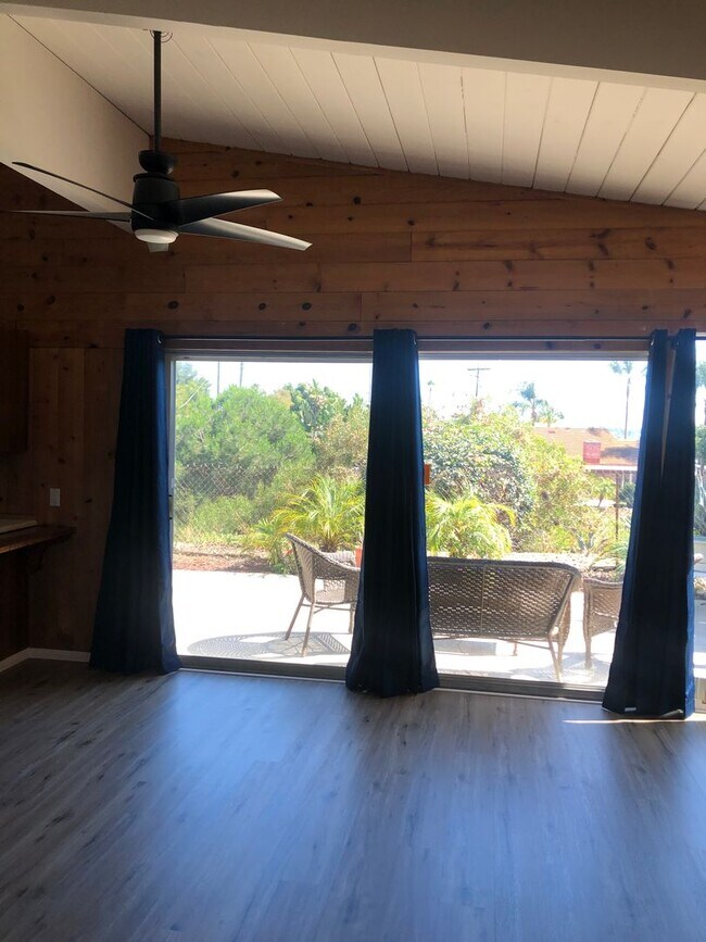 Building Photo - Spacious Single Story 4 bed 2 bath home in Serra Mesa w/2 car garage