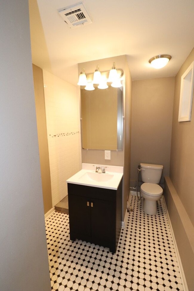 Building Photo - Family home for rent!