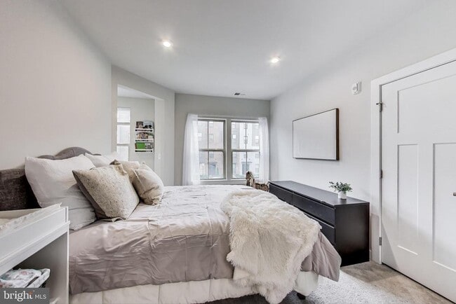 Building Photo - 10020 Ruffian Wy