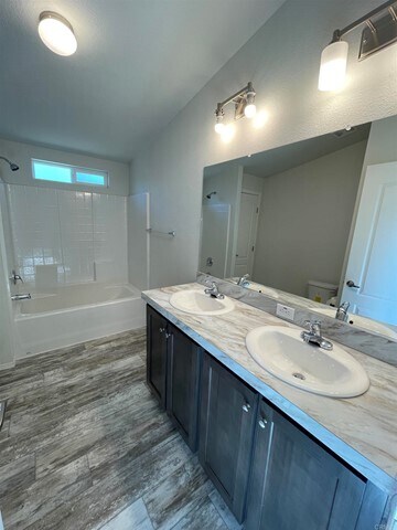 Building Photo - 3639 La Canada Rd