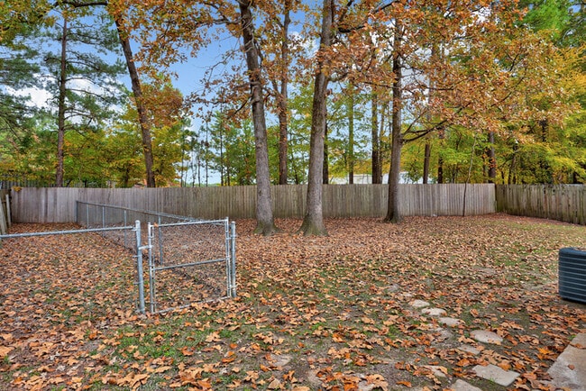 Building Photo - 324 N Grove Cir