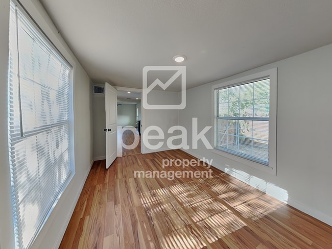 Building Photo - $1600! 3Bed/1Bath Home in Fort Worth! Tour...