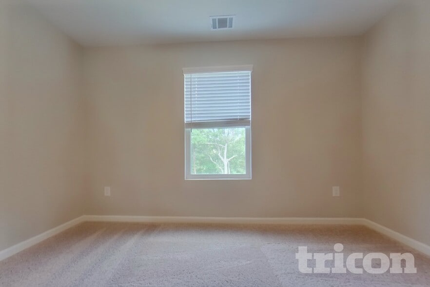 Building Photo - 561 Fairview Oak Pl