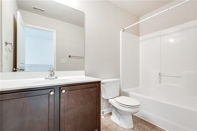 Building Photo - 933 Whitfield Oak Way NE