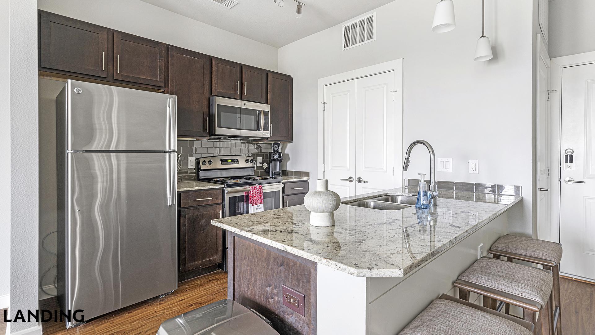 Building Photo - 4300 Cromwell Dr