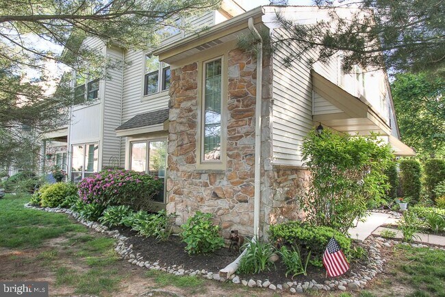 Building Photo - 310 Foxcroft Cir