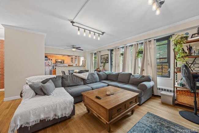 Building Photo - 3850 Sedgwick Ave