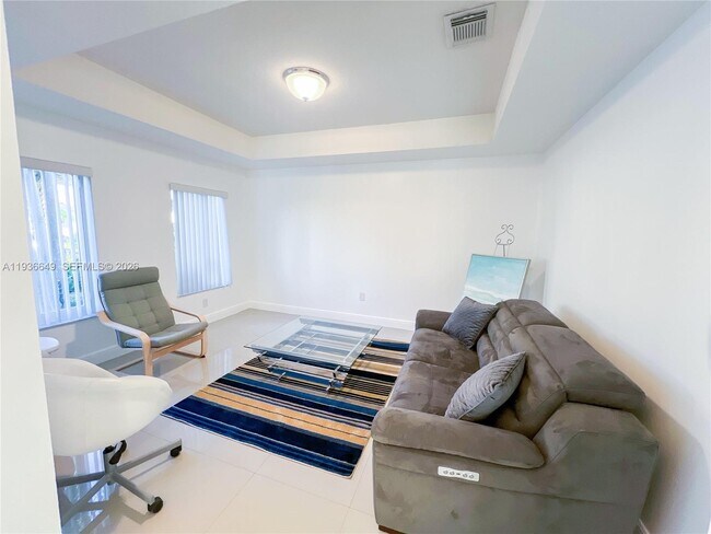 Building Photo - 3884 SW 150th Ct