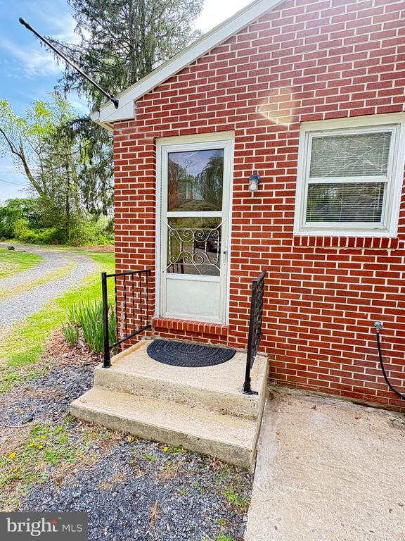 Building Photo - 29 Laver Rd