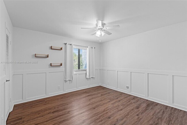Building Photo - 4469 Luxemburg Ct