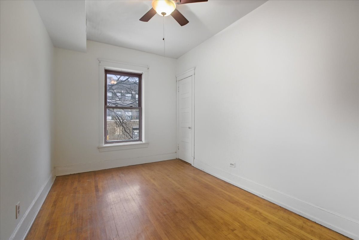 Building Photo - 4002 N Southport Ave