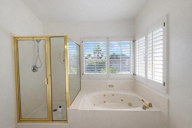 Building Photo - 78715 Naples Dr