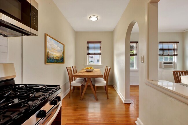 Building Photo - 623 Park Pl