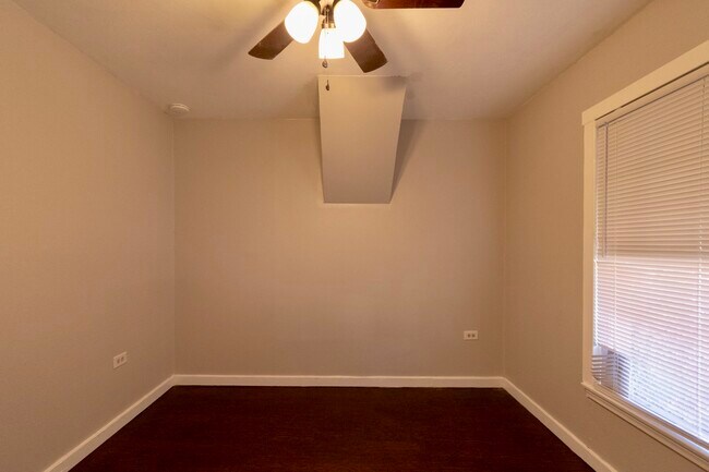 Building Photo - 3212 Wenz Ave