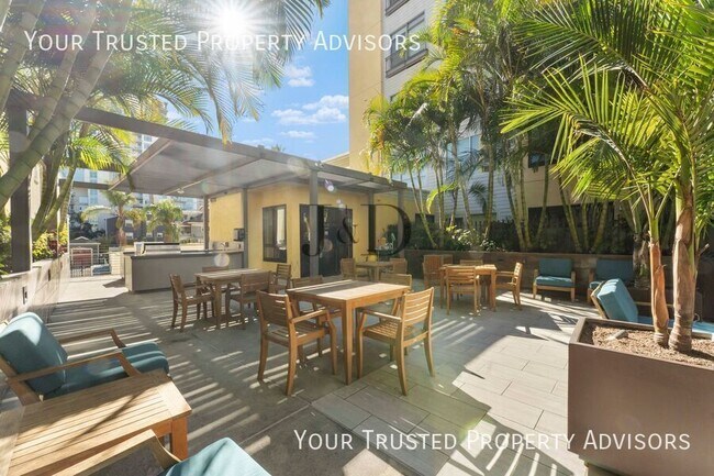 Building Photo - 889 Date St