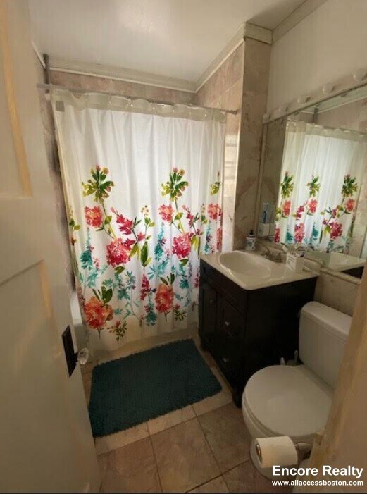 Building Photo - 448 Park Dr