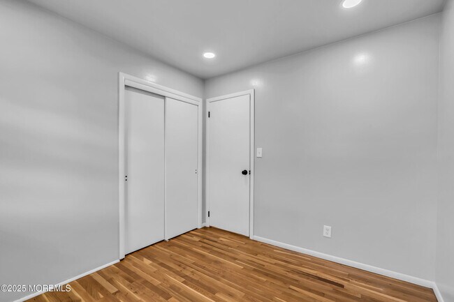 Building Photo - 16 Burdge Dr