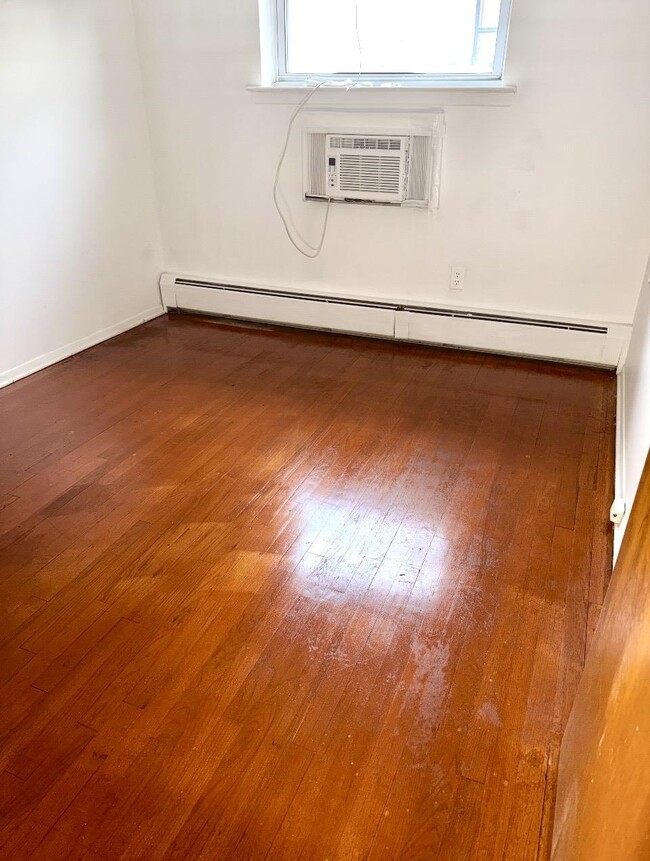 Building Photo - 24 Sunset Ave