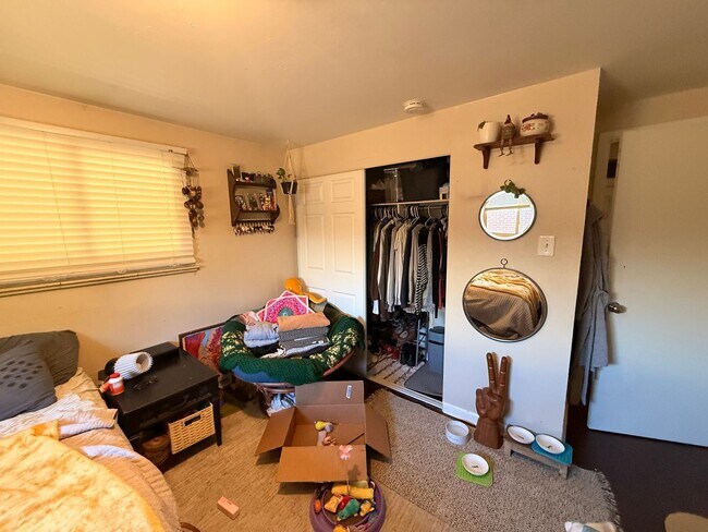 Building Photo - Spacious South Denver Home Near DU, Wash Park & Light Rail!!!