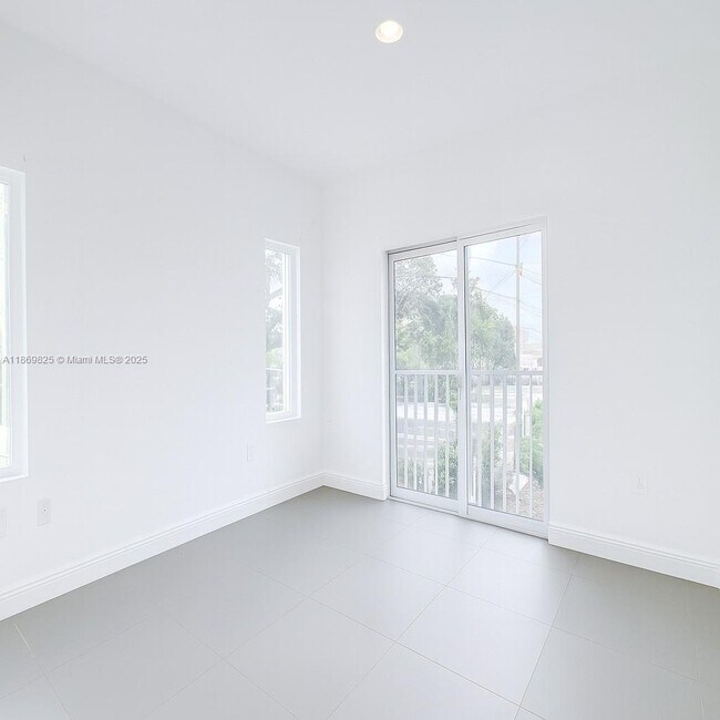 Building Photo - 541 NW 33rd St