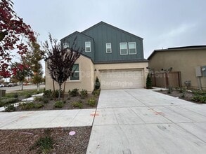 Building Photo - 711 Robert Ave