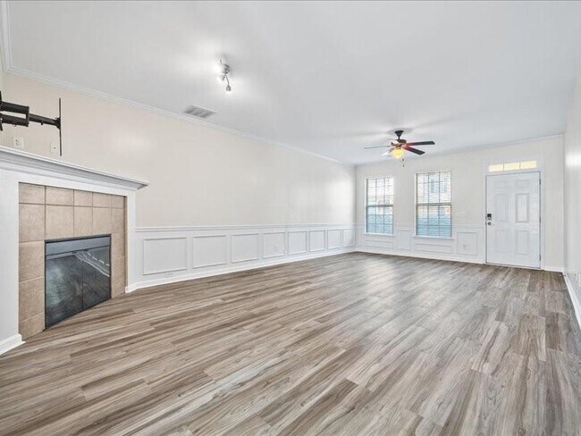 Building Photo - 472 Tufton Tr