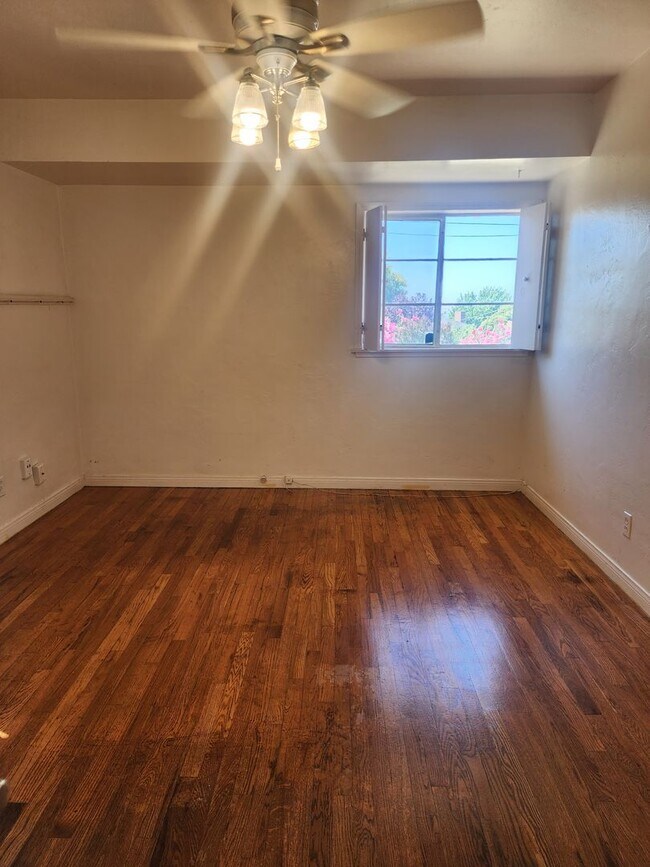 Building Photo - 1309 Telegraph Ave