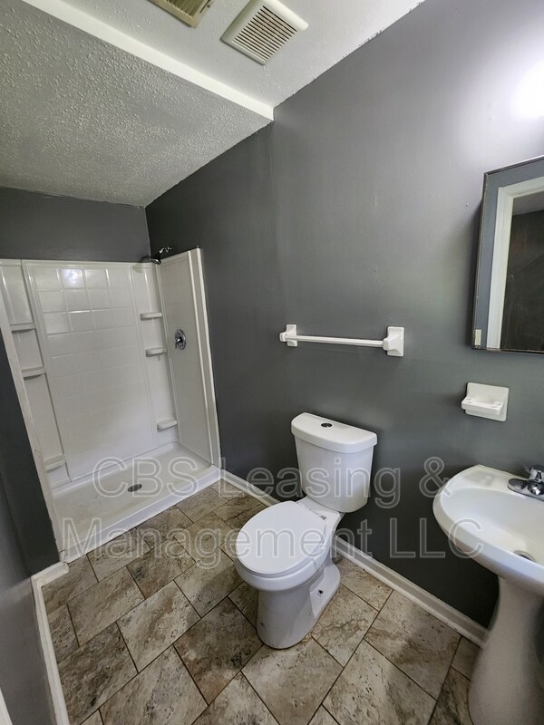 Building Photo - 1406 Jackson Dr