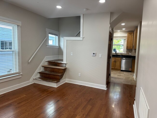 Building Photo - A beautiful, spacious, fully undated 2 bed...