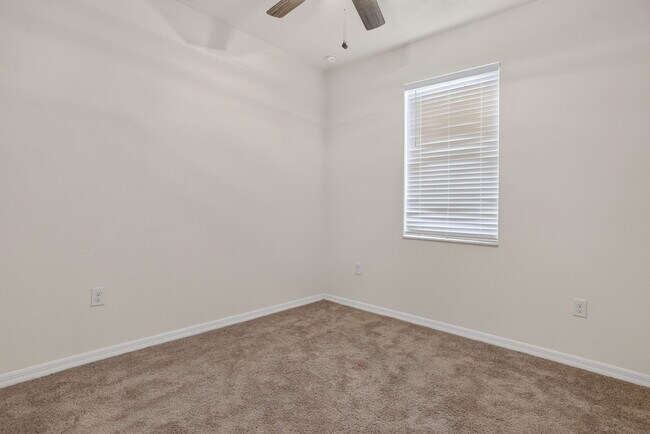 Building Photo - 6170 Dolostone Dr