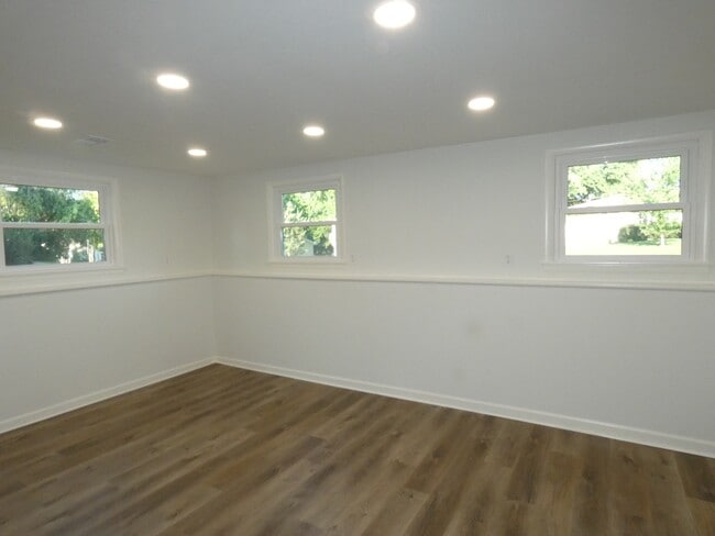 Building Photo - 6405 N Indiana Ave