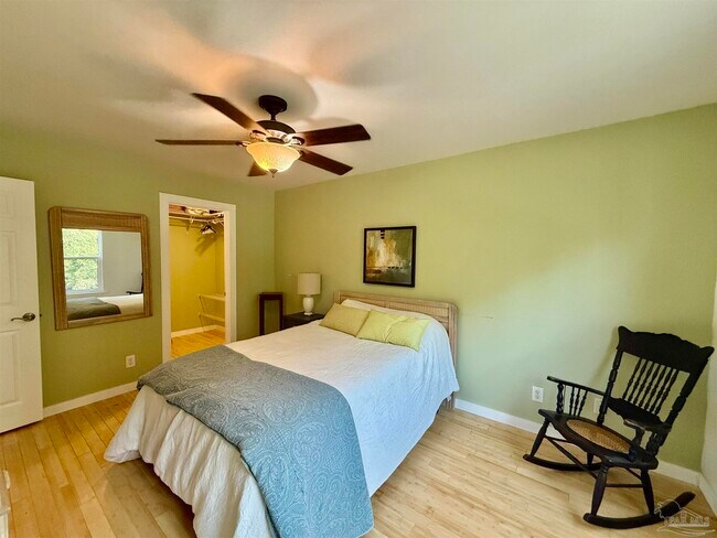 Building Photo - 200 Pensacola Beach Rd