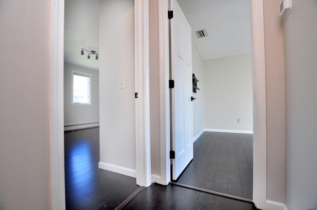 Building Photo - 16 Virginia Ln