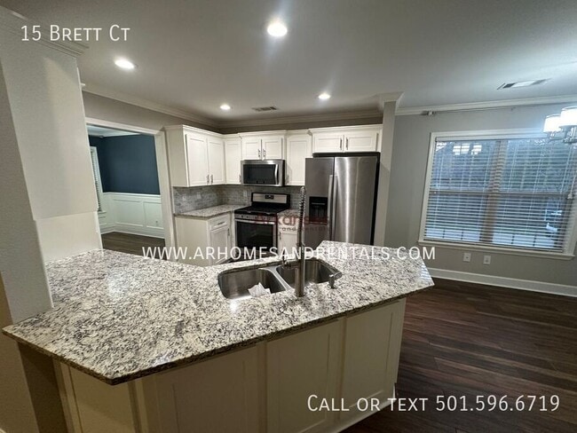 Building Photo - 15 Brett Ct