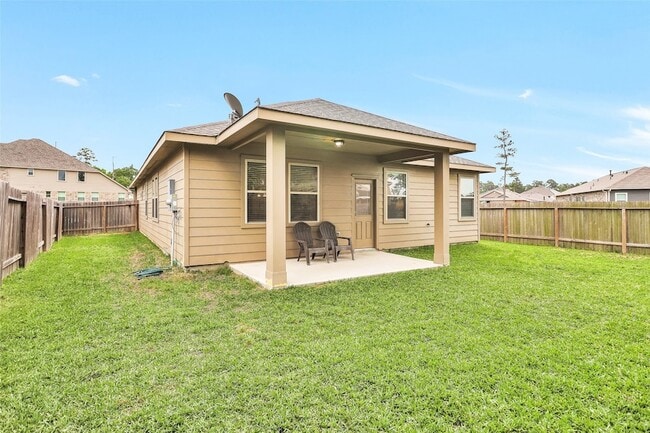 Building Photo - 18806 Legend Oaks Dr
