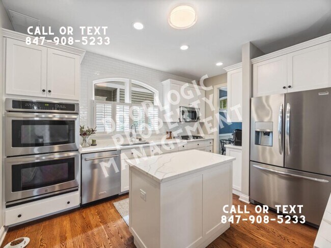 Building Photo - 735 W 8th St