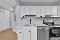 Building Photo - 131 Allen St