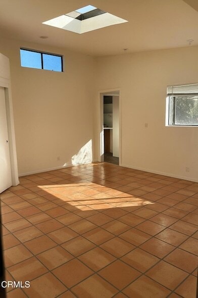 Building Photo - 1115 N Signal St