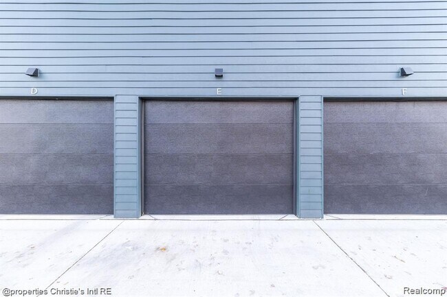 Building Photo - 1642 Bagley St