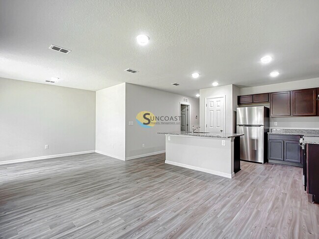 Building Photo - 108 Lynbrook Dr