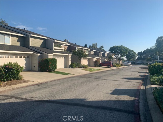 Building Photo - 3728 Live Oak Dr